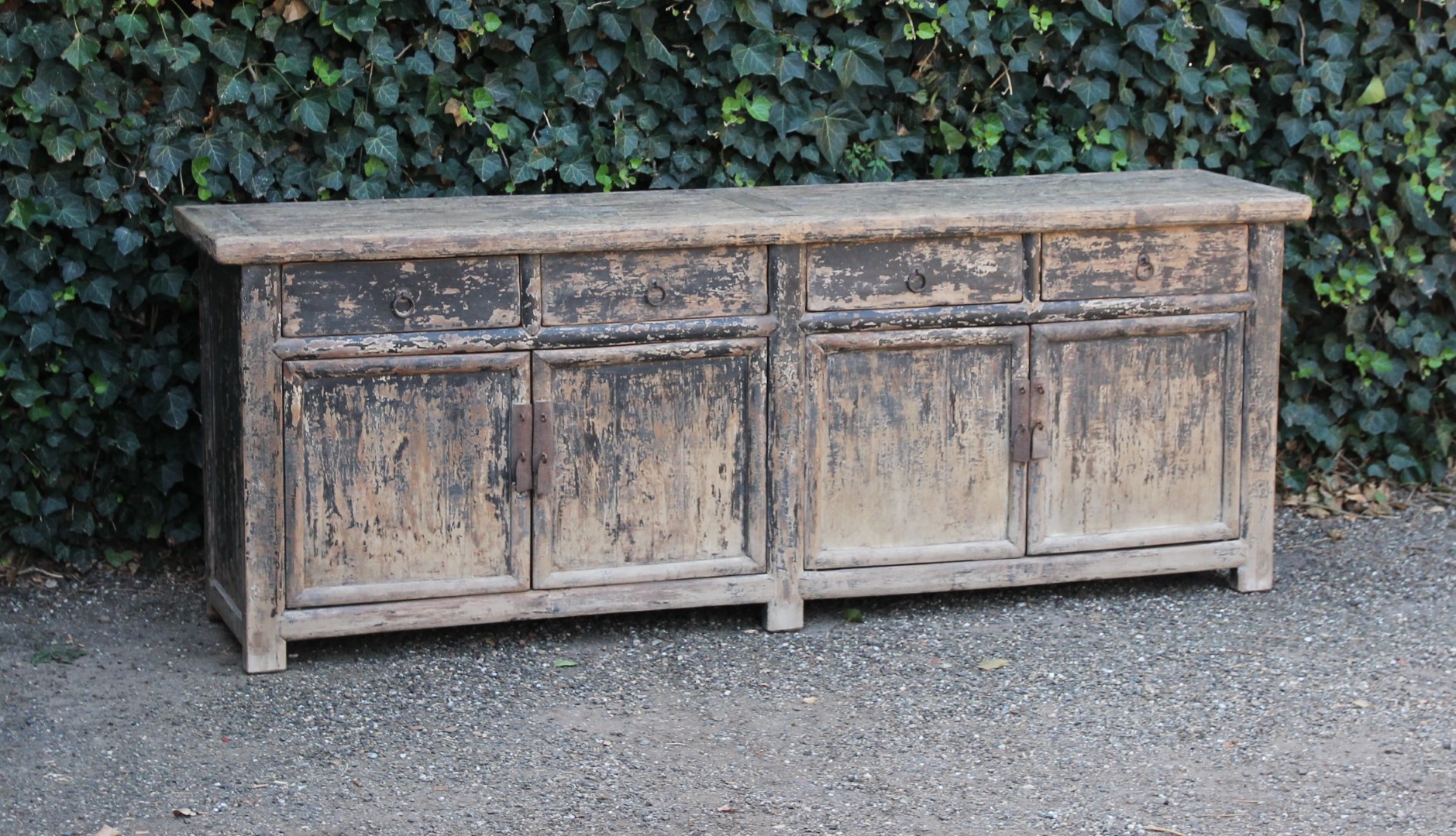 antikes-orientalisches-sideboard